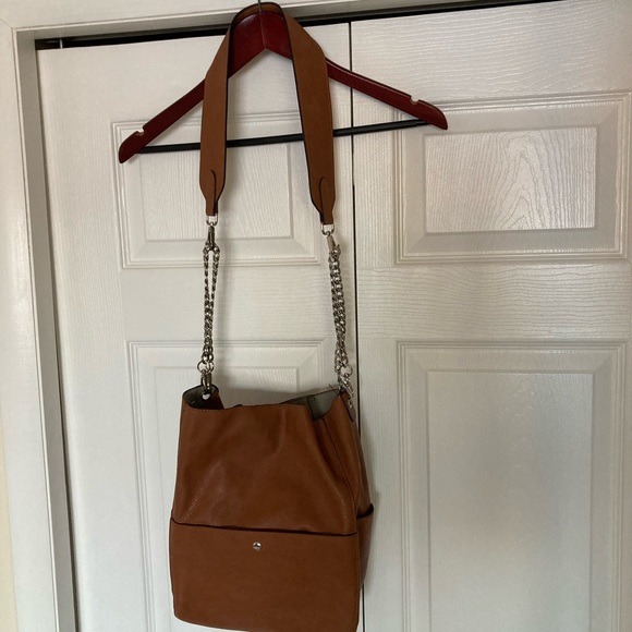 ❗️sold in garage sale❗️ Carmel cognac leather tote - Picture 2 of 15